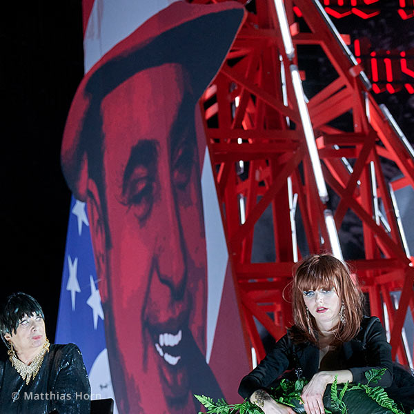 Birgit Minichmayr in "Heldenplatz"