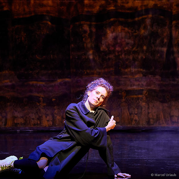 Julia Riedler als Else in „Fräulein Else“