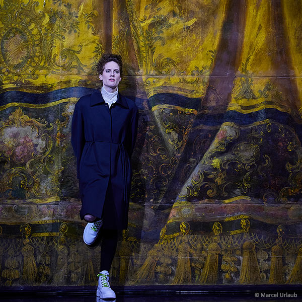 Julia Riedler als Else in „Fräulein Else“