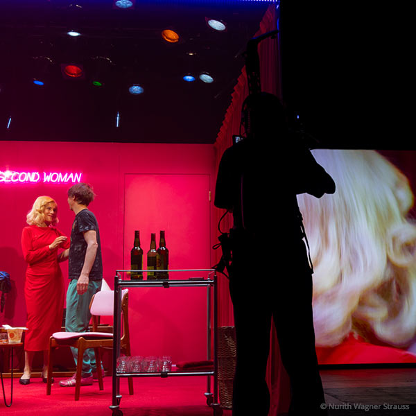 Pia Hierzegger als Virginia in „The Second Woman“