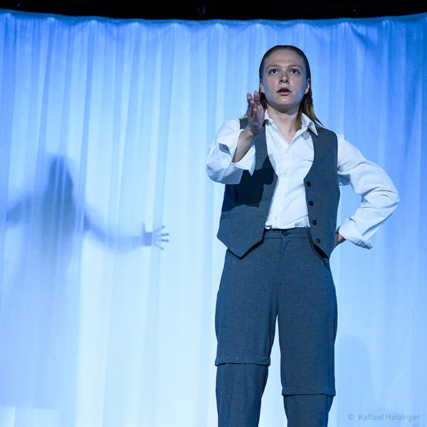 Pauline Großmann als Gabriel in „Gabriel“