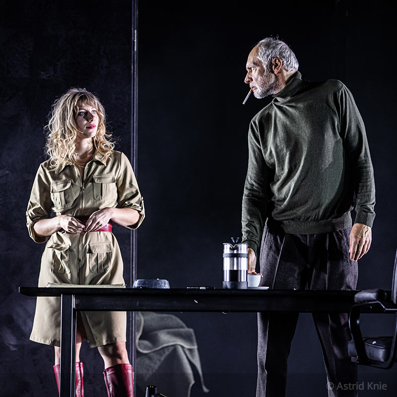 Johanna Mahaffy als Jessica in &bdquo;Die schmutzigen H&auml;nde&ldquo;
