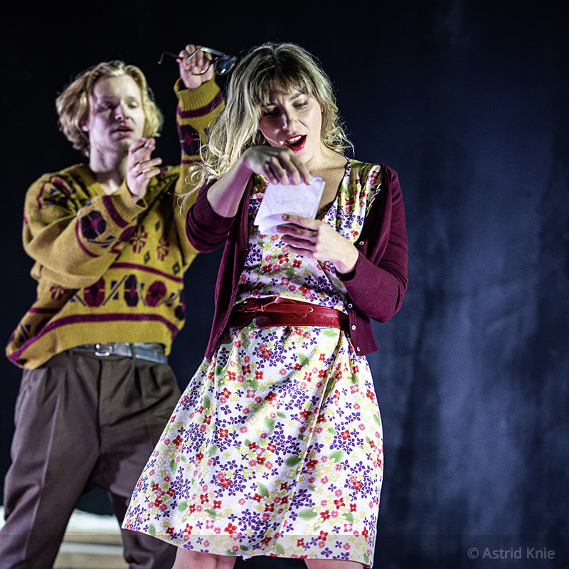 Johanna Mahaffy als Jessica in &bdquo;Die schmutzigen H&auml;nde&ldquo;