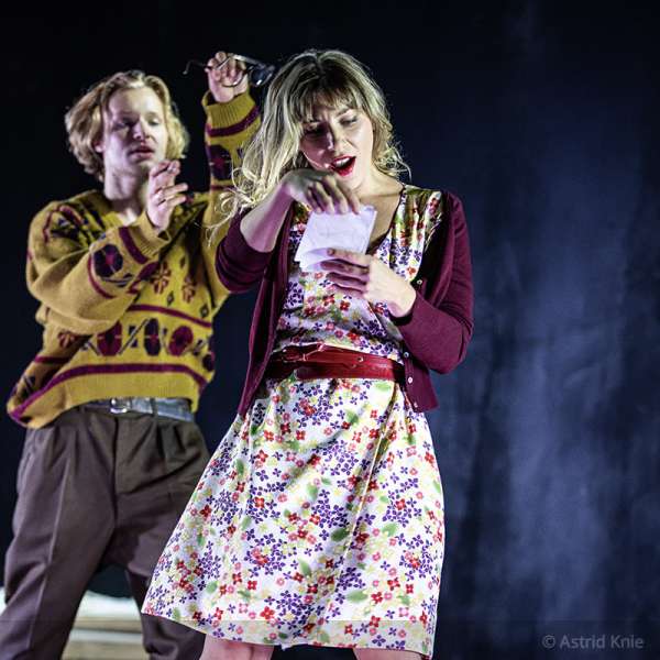 © Astrid Knie - Johanna Mahaffy als Jessica in „Die schmutzigen Hände“ BS - Johanna Mahaffy