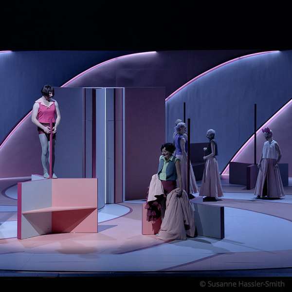 © Susanne Hassler-Smith - Maximilian Pulst als Marianne in „Geschichten aus dem Wiener Wald“ BS - Maximilian Pulst