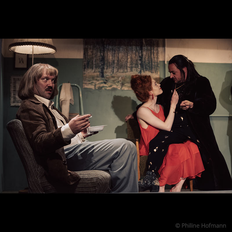 Simon Bauer als F&uuml;rst Myschkin in &bdquo;Der Idiot&ldquo;