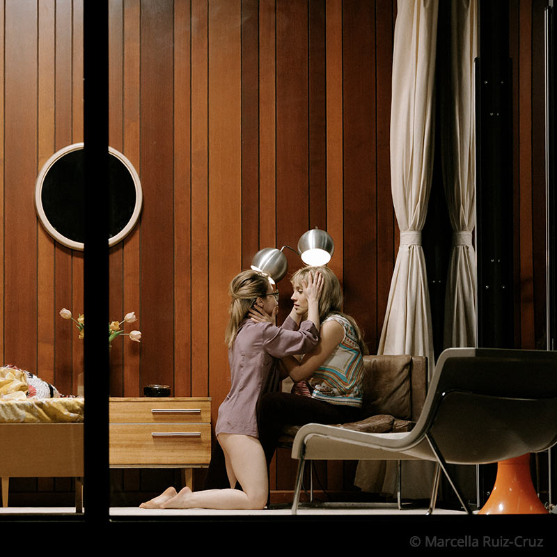 Fabia Matuschek als Lena und Flora in &bdquo;Das Ferienhaus&ldquo;