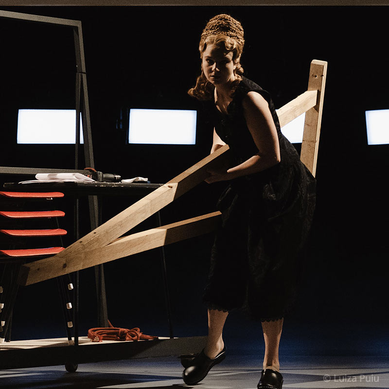 Caroline Baas als Mascha in &bdquo;Die M&ouml;we&ldquo;
