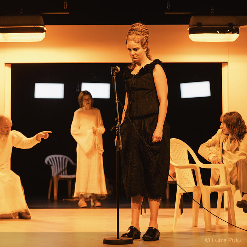 Caroline Baas als Mascha in &bdquo;Die M&ouml;we&ldquo;